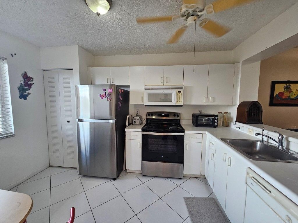 9525 Weldon Circle, Unit 410, Tamarac, FL 33321 Photo