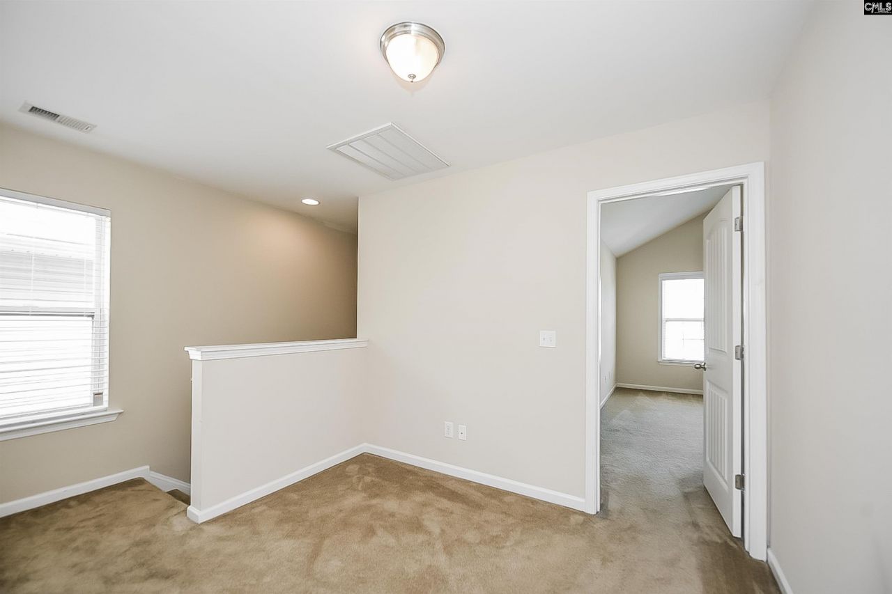 140 Whitton Court Photo 11