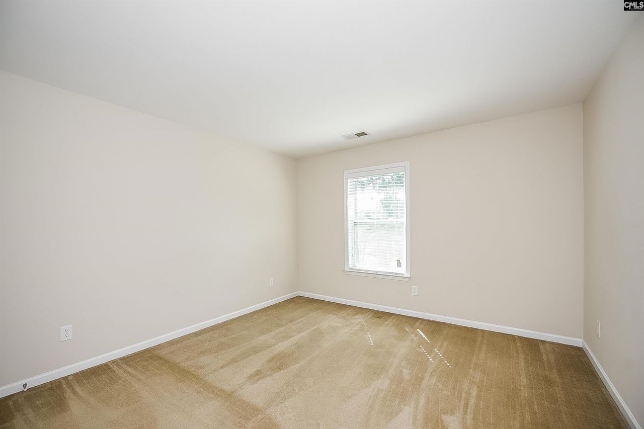 140 Whitton Court Photo 17