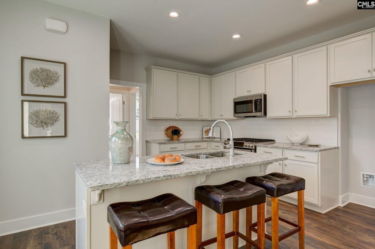 746 Poplar Street Photo 17