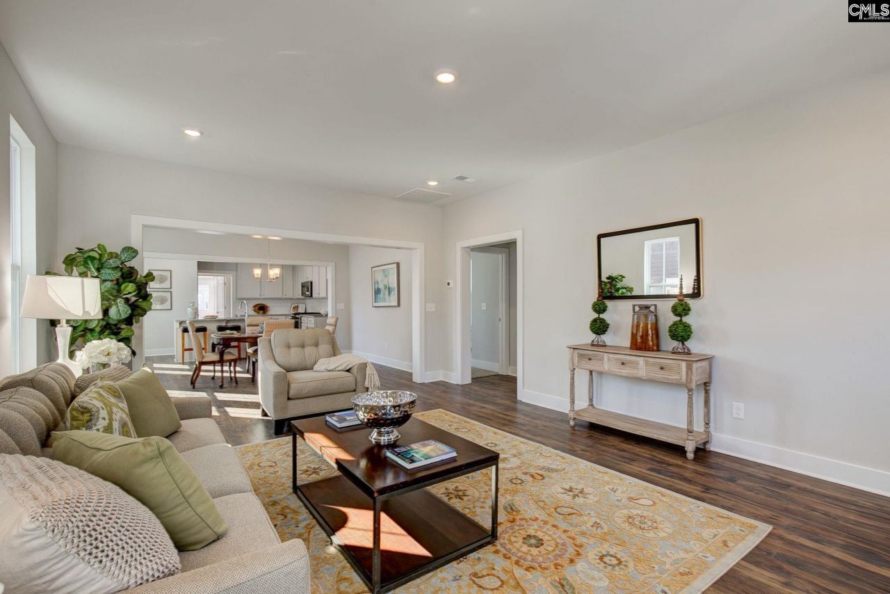 746 Poplar Street Photo 8