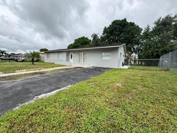 Miami Gardens, FL 33056