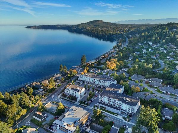 5118 Cordova Bay Rd, Unit 302, Saanich, BC V8Y 2K5