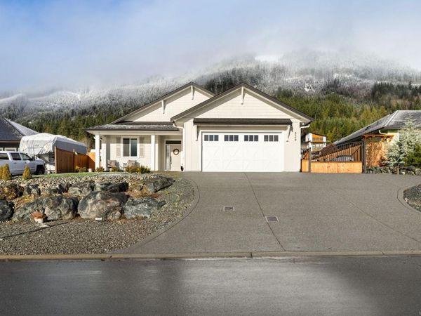 539 Greenwell Dr, Lake Cowichan, BC V0R 2G1