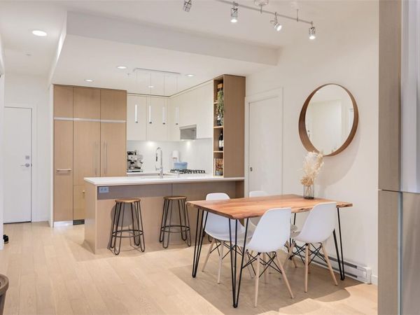 1033 Cook St , Unit 303, Victoria, BC V8V 0E1