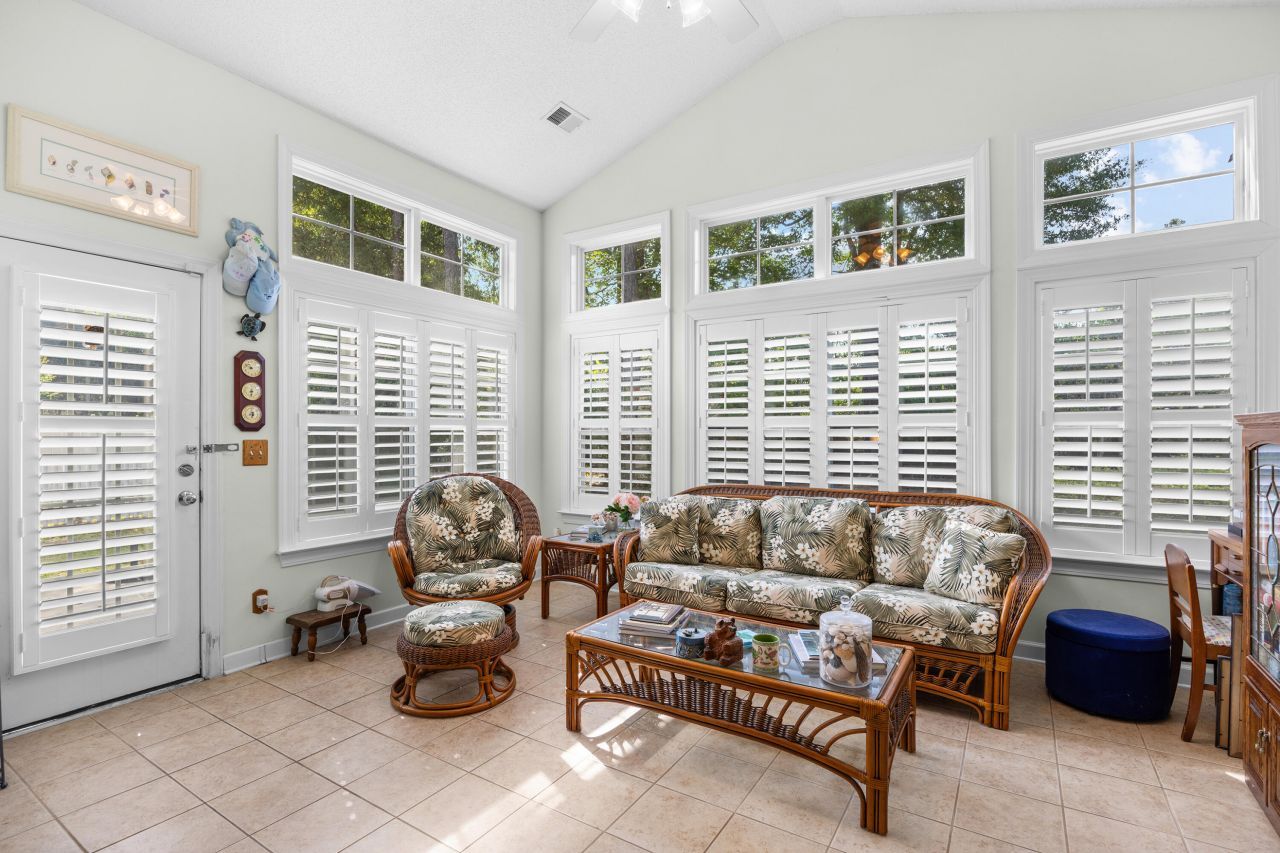 86 Wickham Court Photo 7