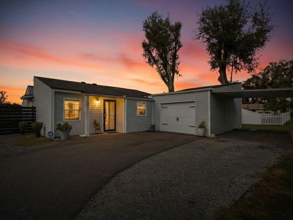 1009 LENNA AVENUE, SEFFNER, FL 33584