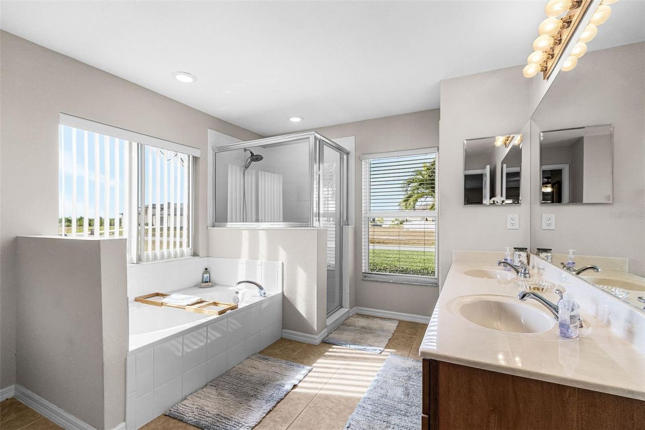 2847 NW 46th Place, Cape Coral, FL 33993 Photo