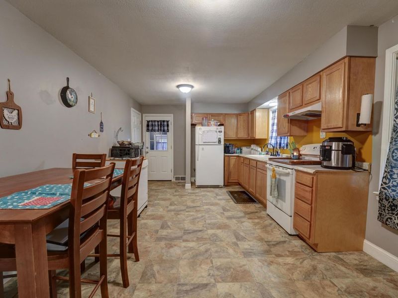 477 W State Route 571, Union City, OH 45390 Photo 8