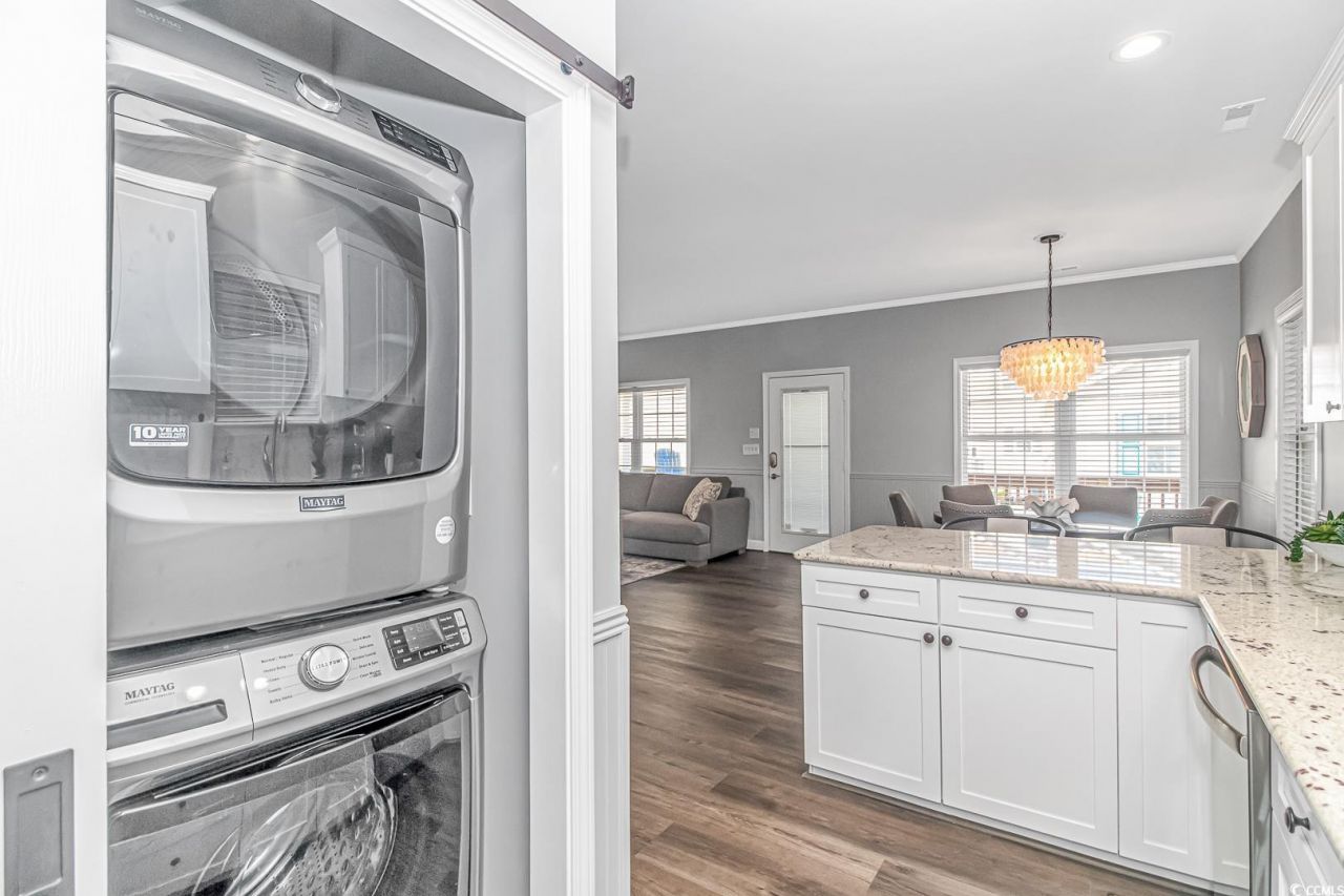 6001 - 1098 S Kings Hwy. Photo 9