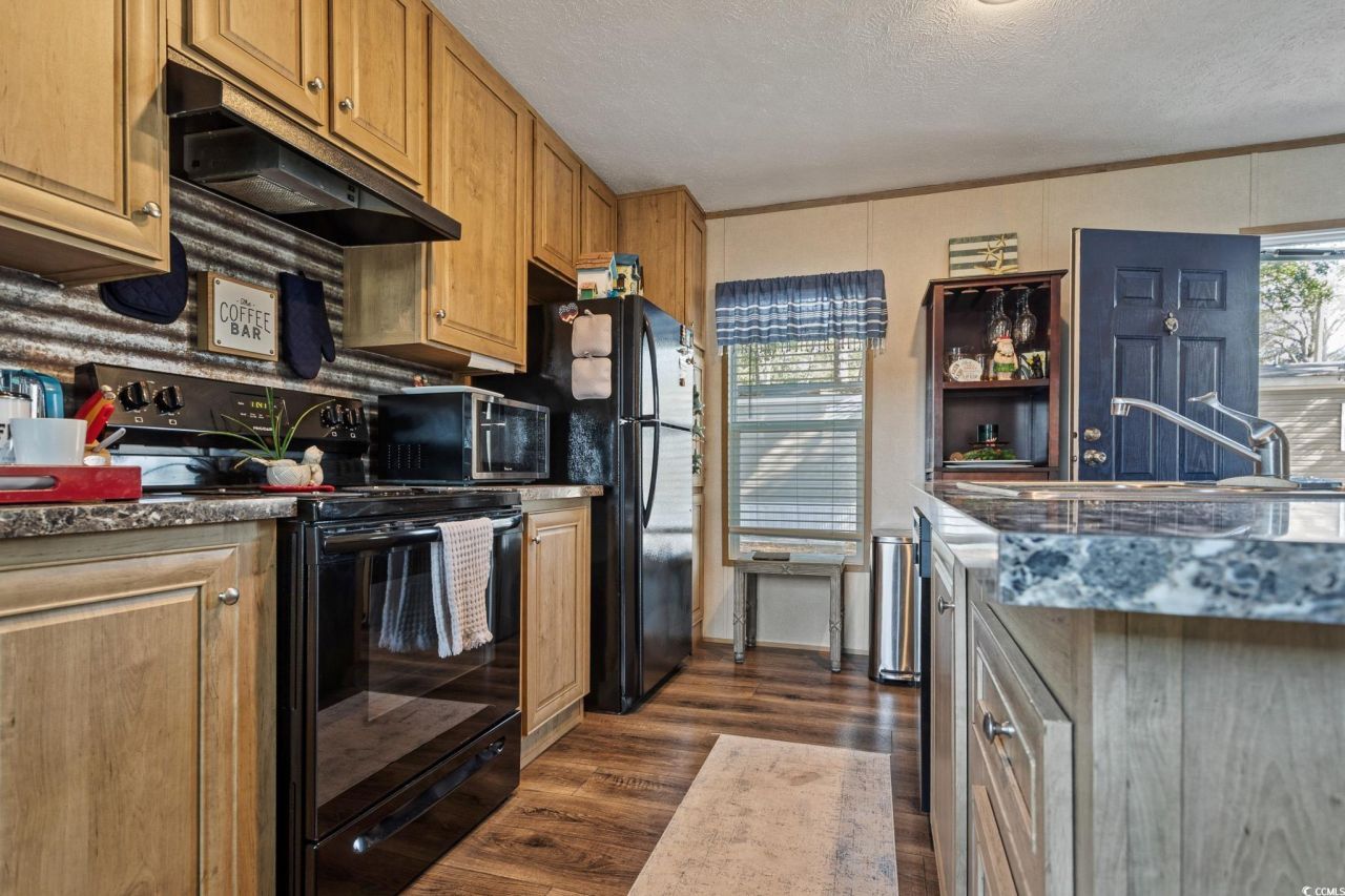 4504 Mallard St. Photo 10