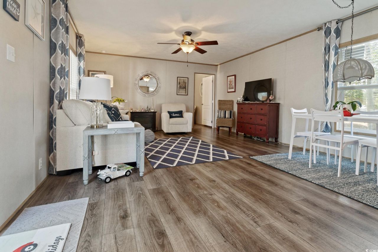 4504 Mallard St. Photo 6