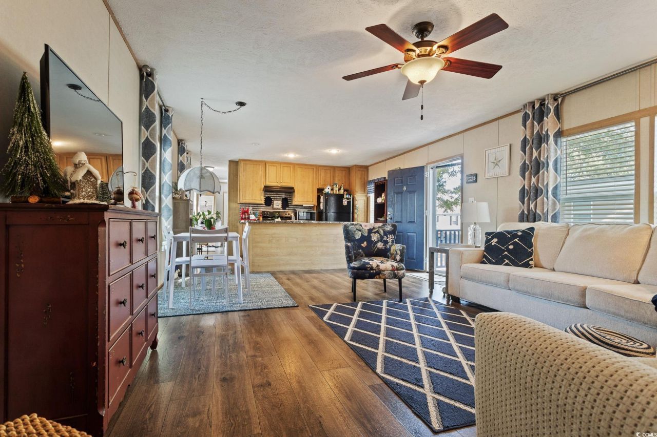 4504 Mallard St. Photo 8