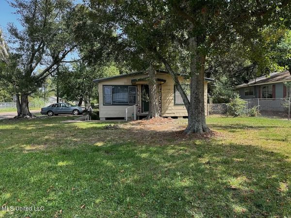 1320 37th Avenue, Gulfport, MS 39501