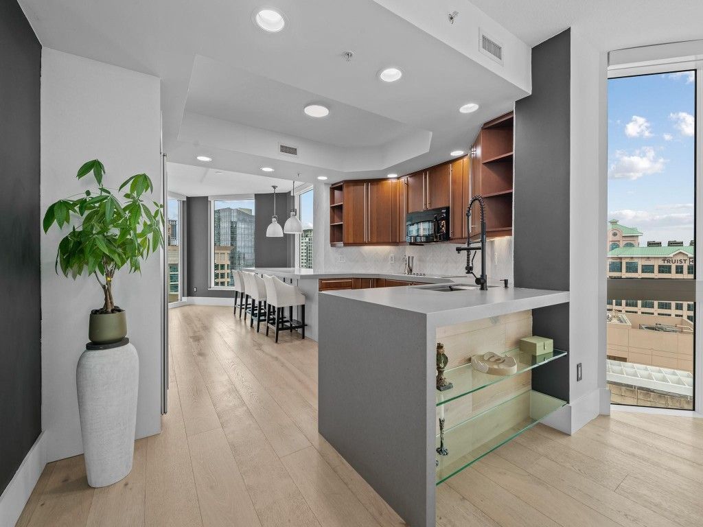 411 N New River Dr, Unit 2401, Fort Lauderdale, FL 33301 Photo