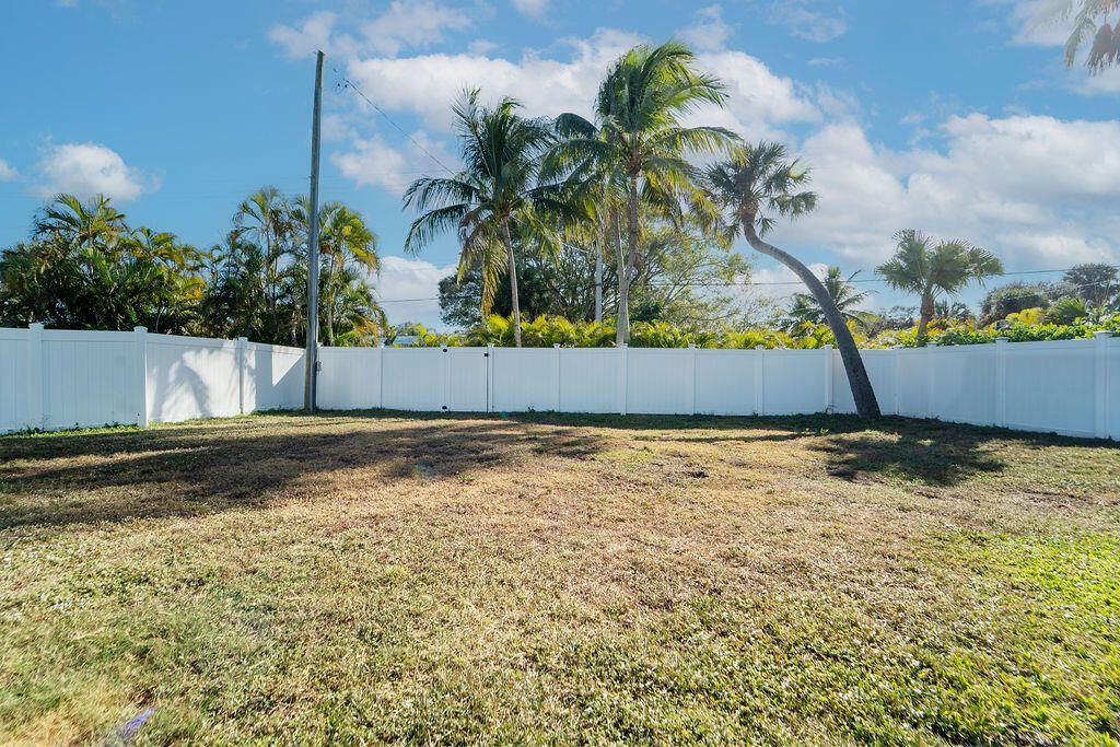 443 SE Dolphin Drive, Stuart, FL 34996 Photo