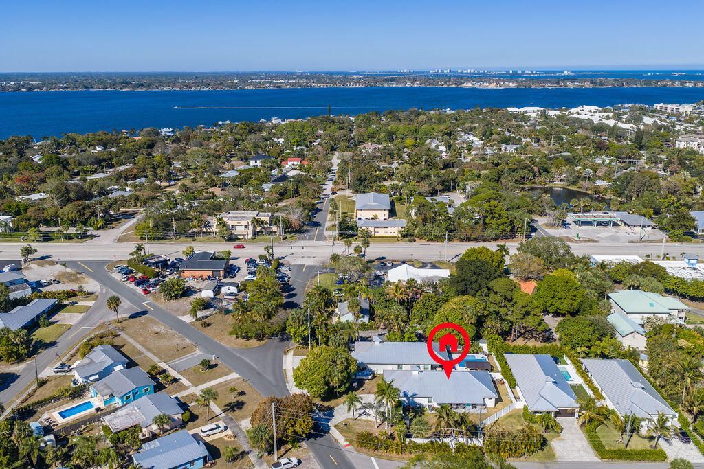 443 SE Dolphin Drive, Stuart, FL 34996 Photo