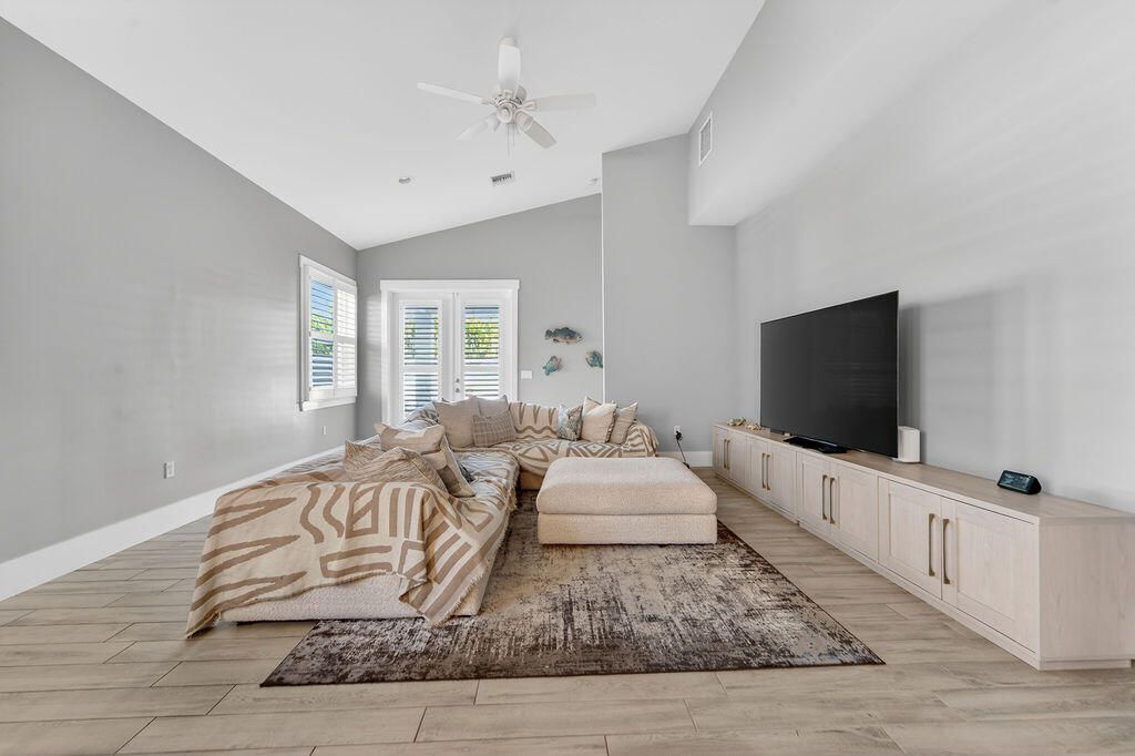 443 SE Dolphin Drive, Stuart, FL 34996 Photo