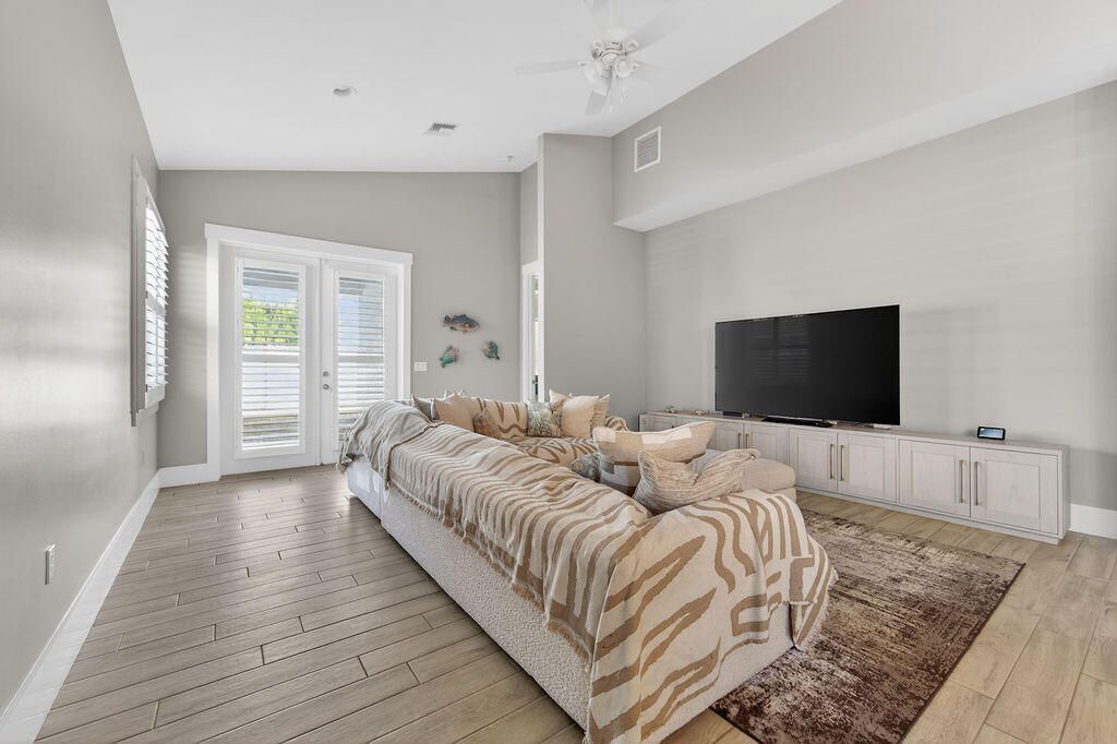 443 SE Dolphin Drive, Stuart, FL 34996 Photo