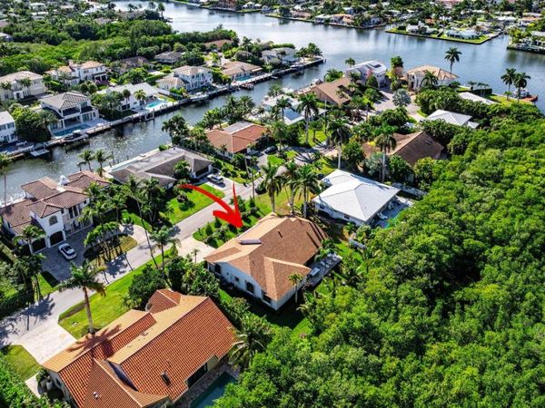 48 Harbour Drive N, Ocean Ridge, FL 33435