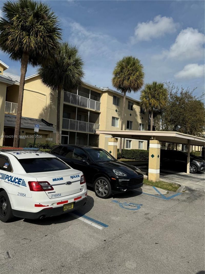 440 S Park Rd , Unit 4-207, Hollywood, FL 33021 Photo