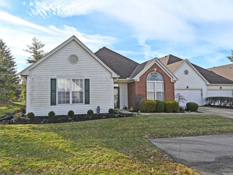 704 Traverse Creek Drive, Miami Twp, OH 45150 Photo 2