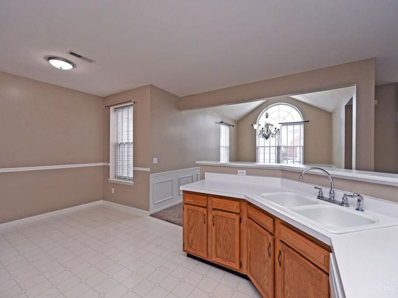 704 Traverse Creek Drive, Miami Twp, OH 45150 Photo 20