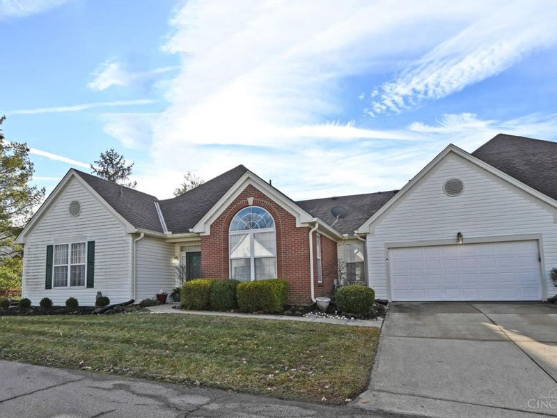 704 Traverse Creek Drive, Miami Twp, OH 45150 Photo 3