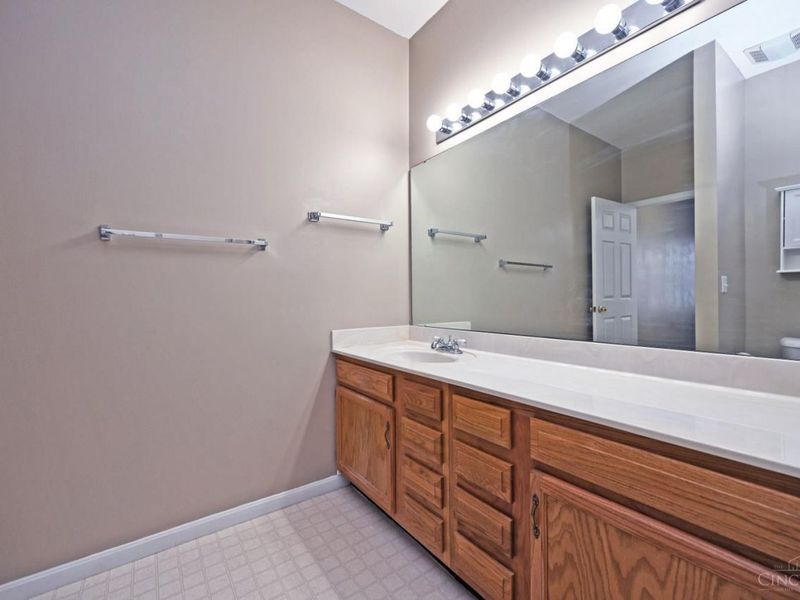 704 Traverse Creek Drive, Miami Twp, OH 45150 Photo 30