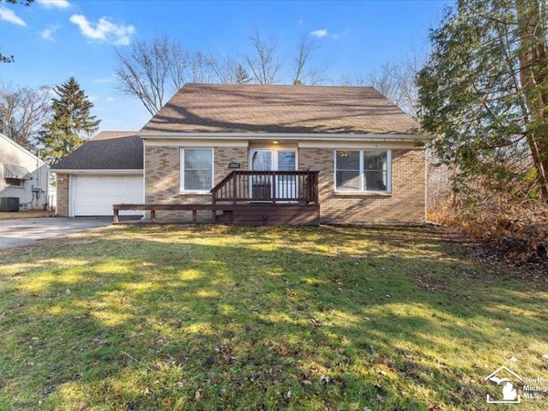 15002 Dixie Street, Redford, MI 48239