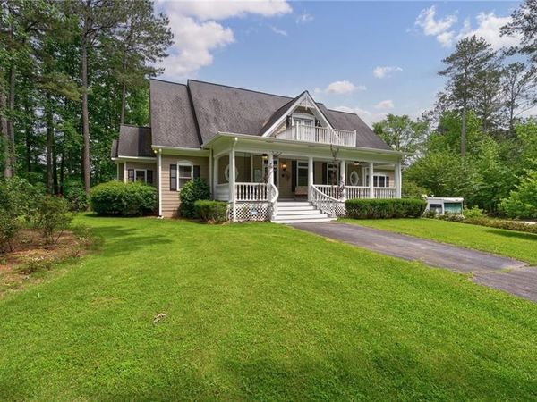 625 W LAKE Drive, Oxford, GA 30054