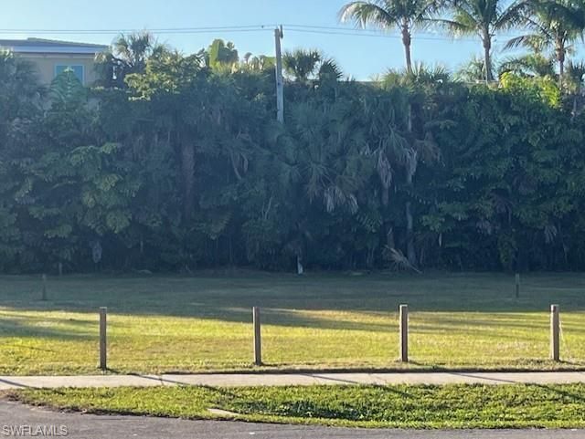 670 Park St, Naples, FL 34102 Photo