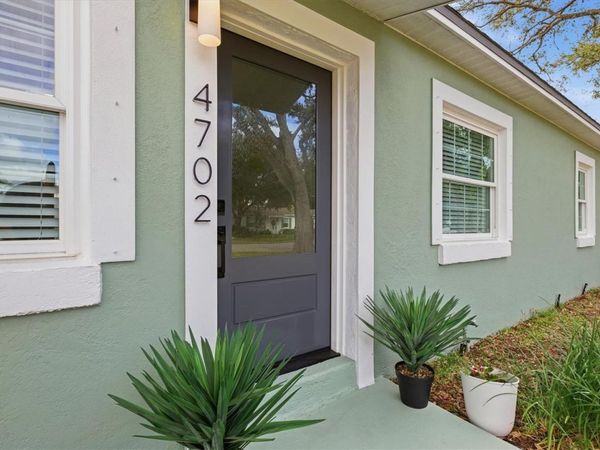 4702 W BAY VIEW AVENUE, TAMPA, FL 33611