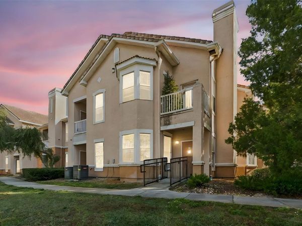 17932 VILLA CREEK DRIVE, TAMPA, FL 33647