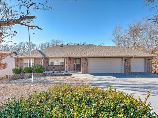 6 McCollough Lane, Bella Vista, AR 72715