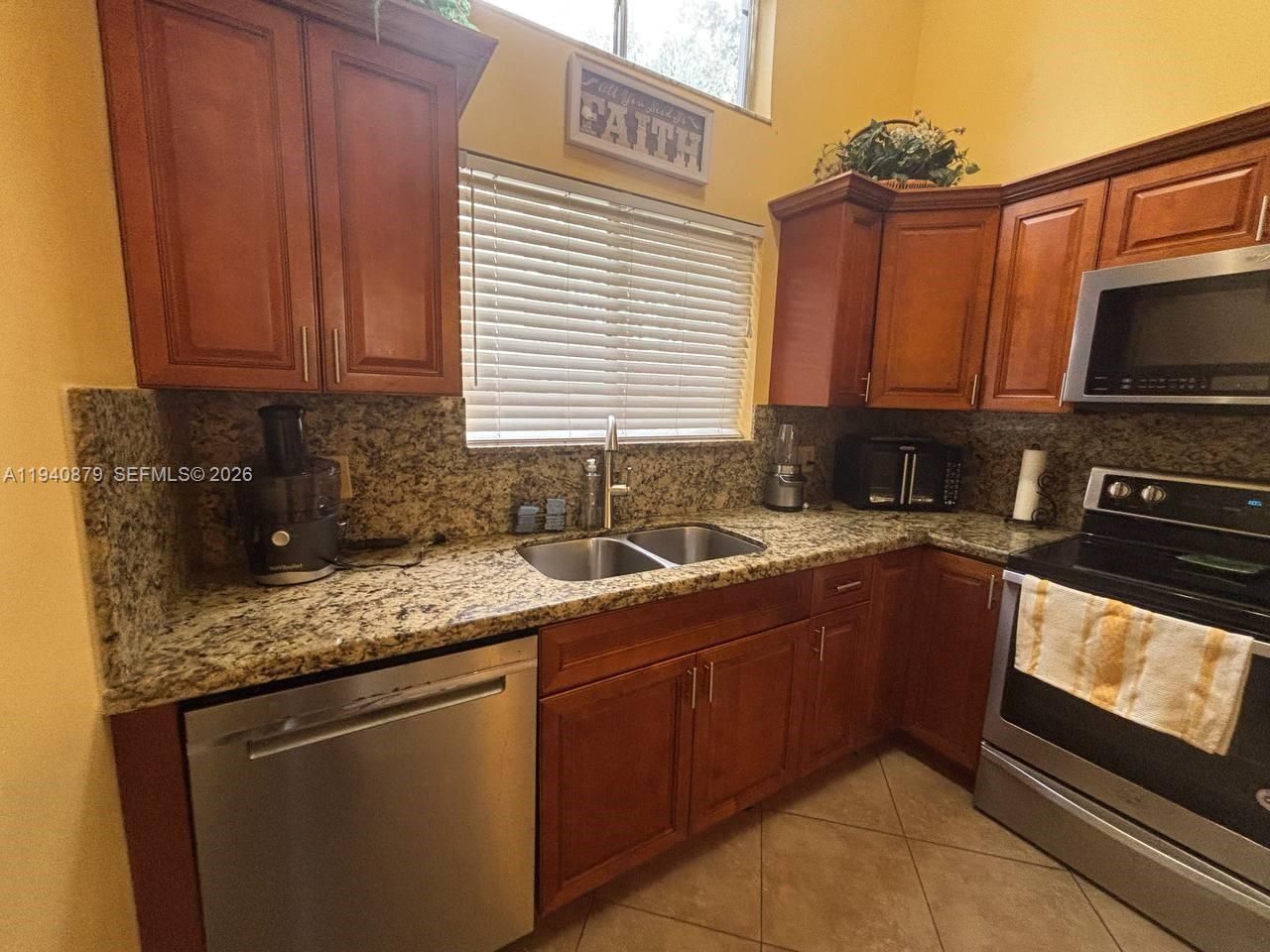 7390 S Pinewalk Dr S, Margate, FL 33063 Photo