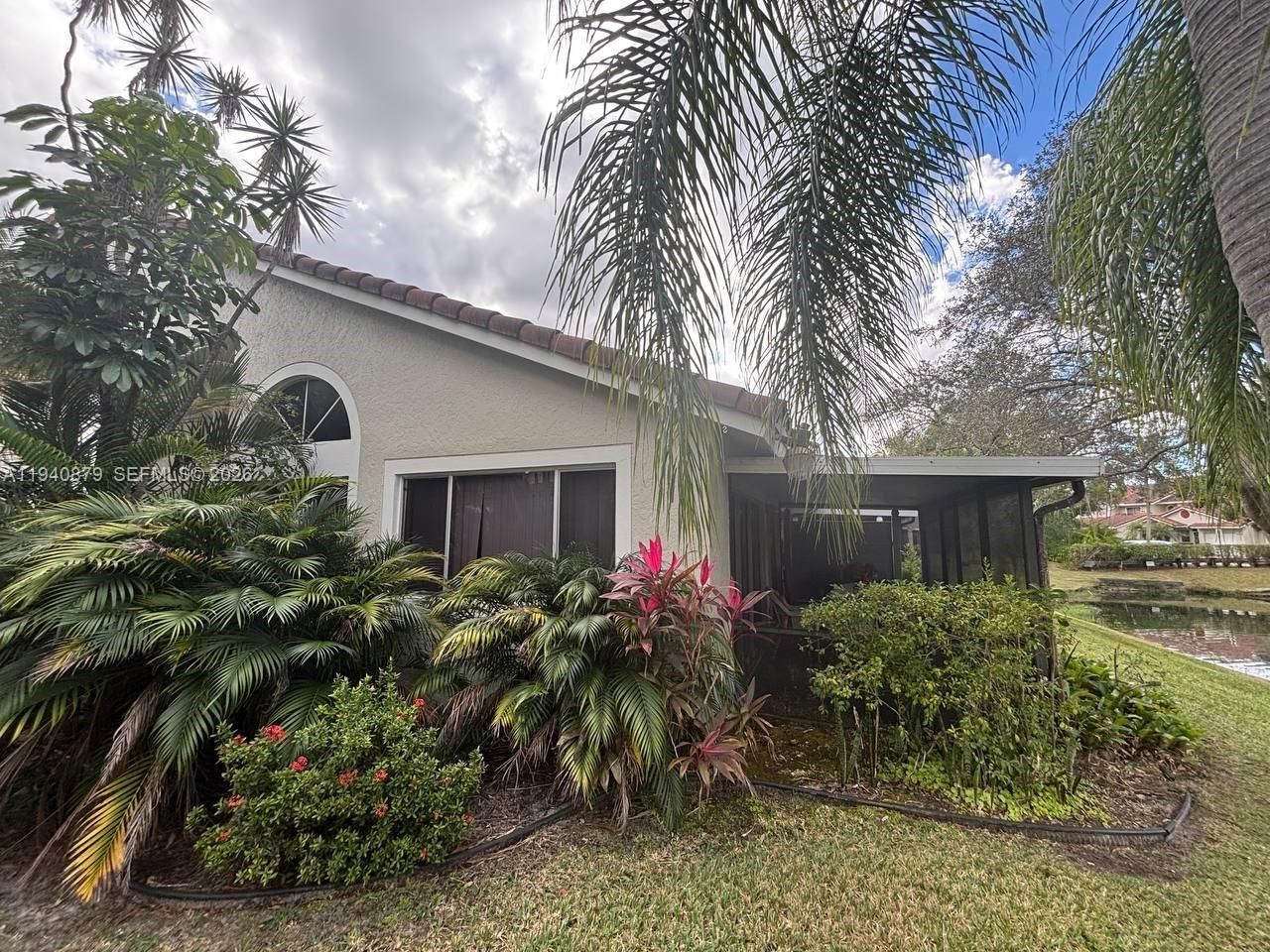 7390 S Pinewalk Dr S, Margate, FL 33063 Photo