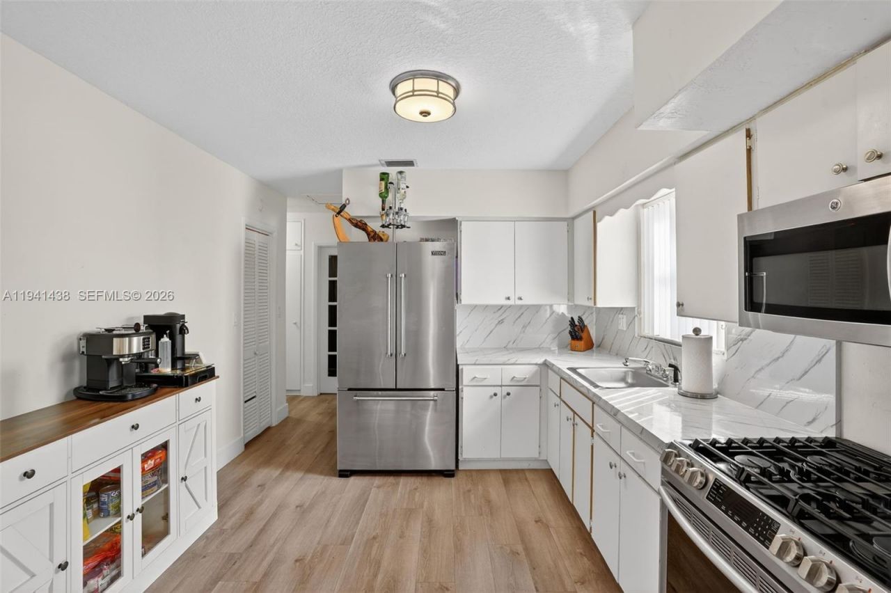 8500 SW 16th St, Miami, FL 33155 Photo