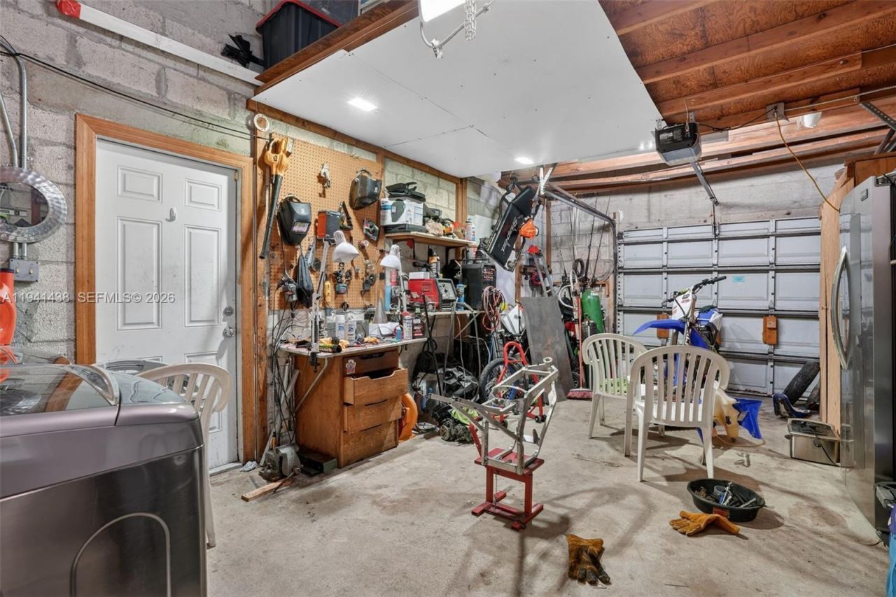 8500 SW 16th St, Miami, FL 33155 Photo