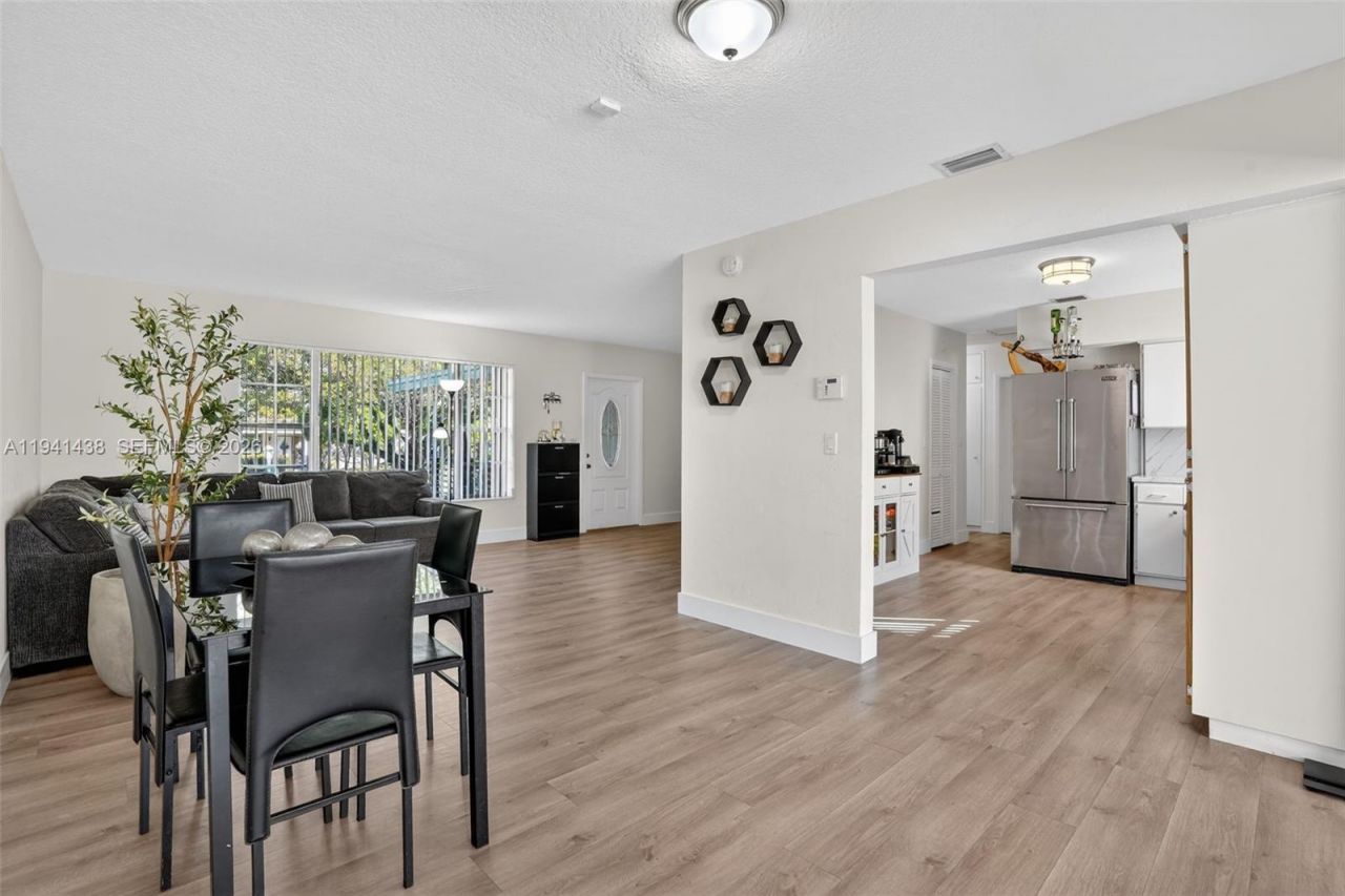 8500 SW 16th St, Miami, FL 33155 Photo