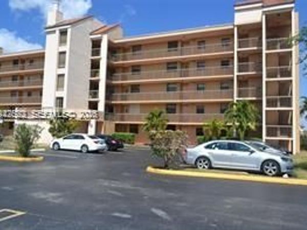 10155 NW 9th St Cir, Unit 4-507, Miami, FL 33172