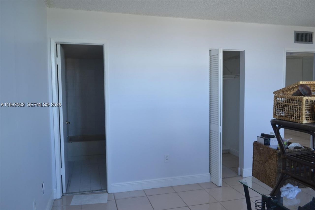10155 NW 9th St Cir, Unit 4-507, Miami, FL 33172 Photo