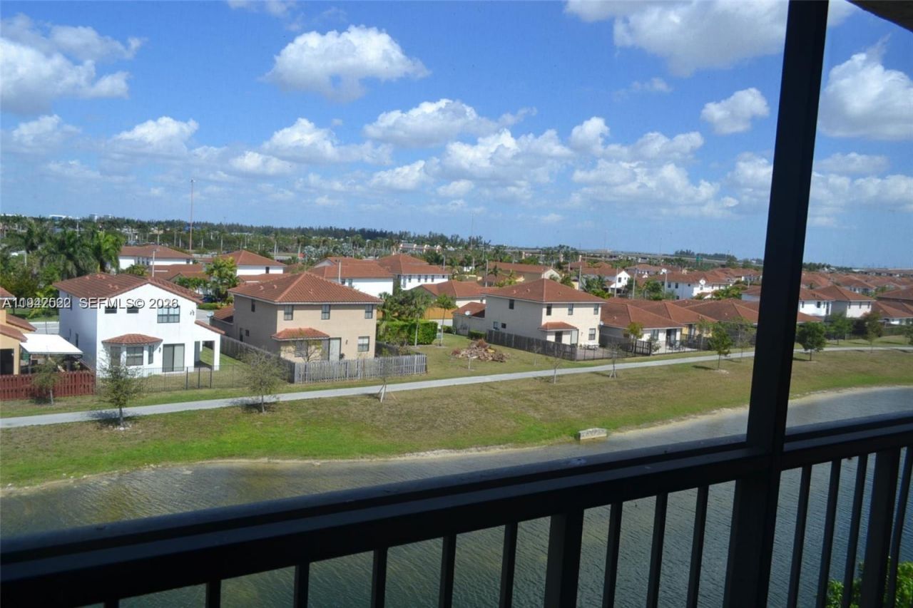10155 NW 9th St Cir, Unit 4-507, Miami, FL 33172 Photo