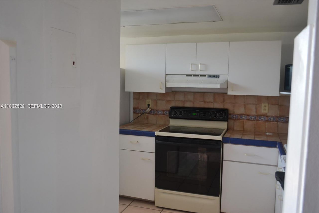 10155 NW 9th St Cir, Unit 4-507, Miami, FL 33172 Photo