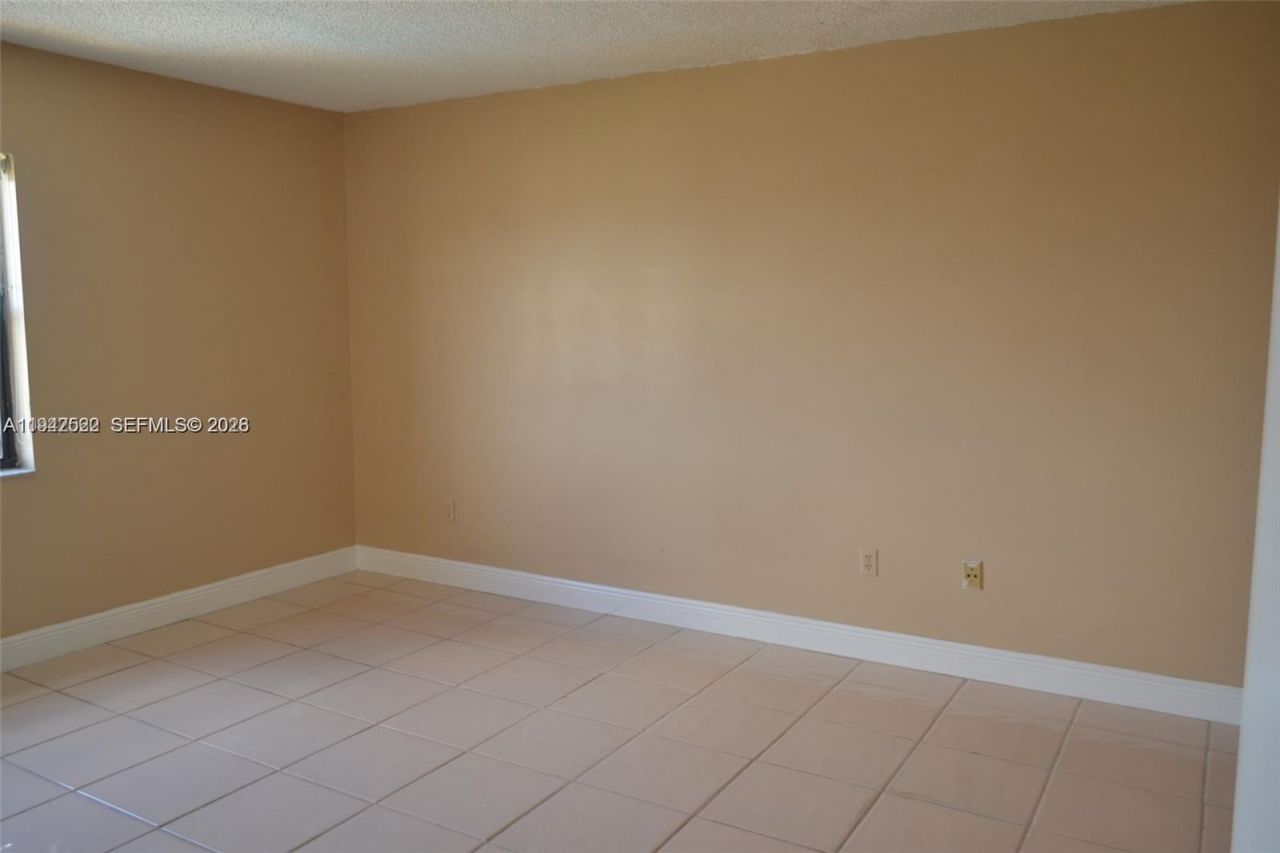 10155 NW 9th St Cir, Unit 4-507, Miami, FL 33172 Photo