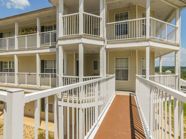 635 Ozark Mountain Resort Drive, Unit 115, Kimberling City, MO 65686