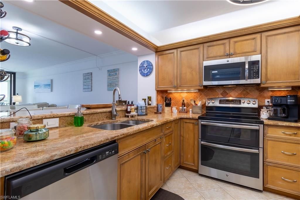 4253 Bay Beach Ln , Unit G2, Fort Myers Beach, FL 33931 Photo