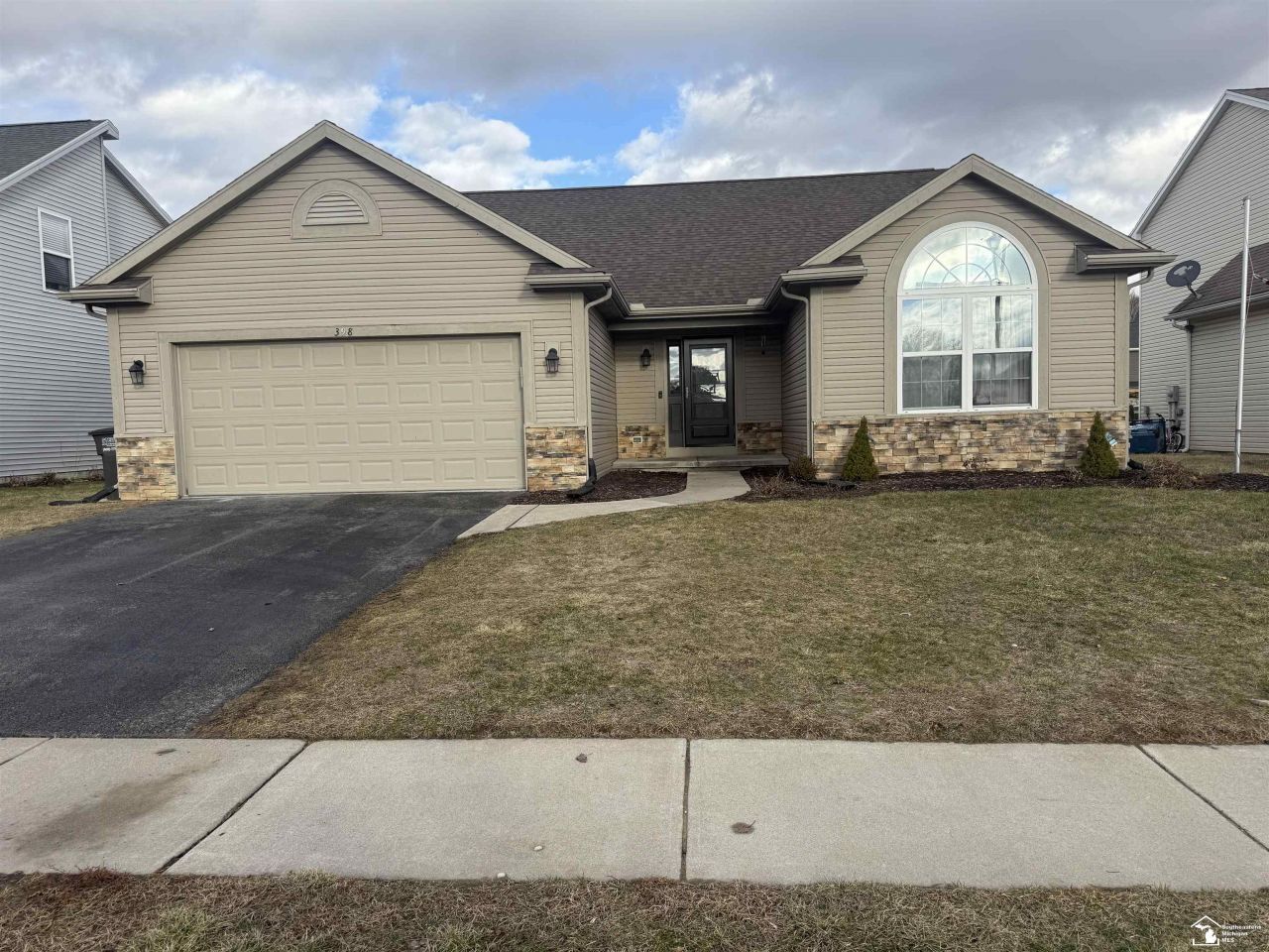 398 Somerset Lane, Temperance, MI 48182 Main Photo