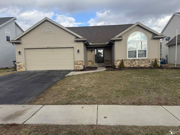 398 Somerset Lane, Temperance, MI 48182