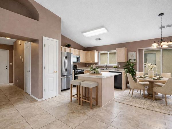 7701 Kentwood Avenue NW, Albuquerque, NM 87114